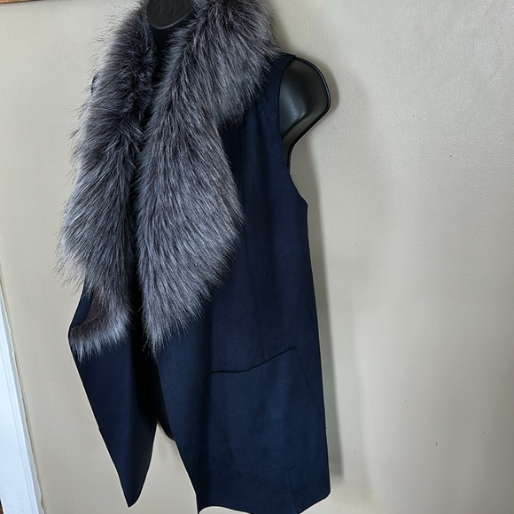 Faux Fur Vest - Picture 2 of 4